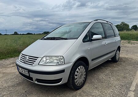 VW Sharan Volkswagen 2.0 Family/AHK/6.Gang/Kamera/TÜV 12/25