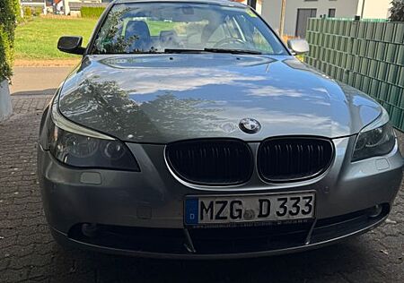 BMW 520i -