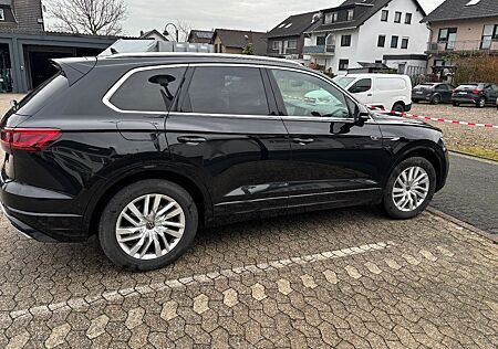 VW Touareg Volkswagen 3.0 V6 TDI 210kW 4MOT Tiptr. R-Line ...