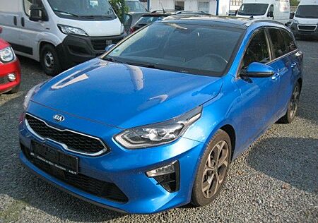 Kia ANDERE Ceed Sportswagon Platinum Edition