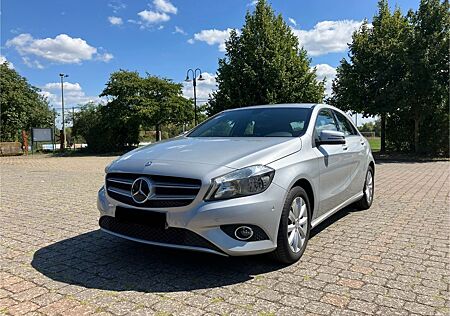 Mercedes-Benz A 180 BlueEFFICIENCY Style *Navi*SHZ*AHK