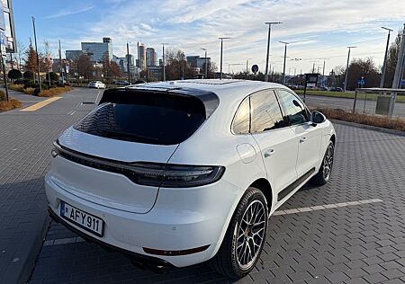 Porsche Macan S