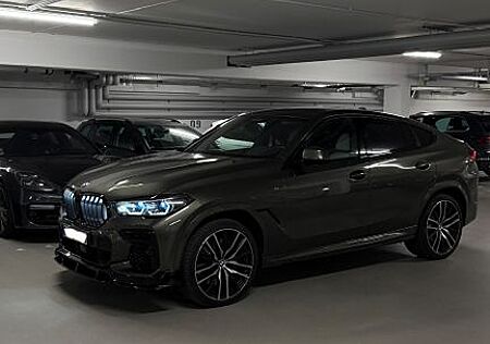 BMW X6 M50i
