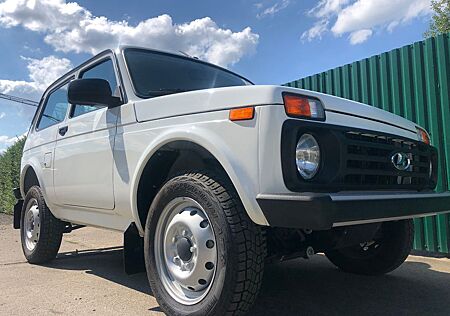 Lada Niva LEGEND "NORMA" NEU!!! AET-Kollektion 2025!