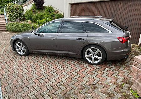 Audi A6 40 TDI quattro S tronic S line Avant S line
