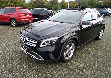 Mercedes-Benz GLA 250 4Matic Pano+Navi+Cam+LED+TOP+Euro6