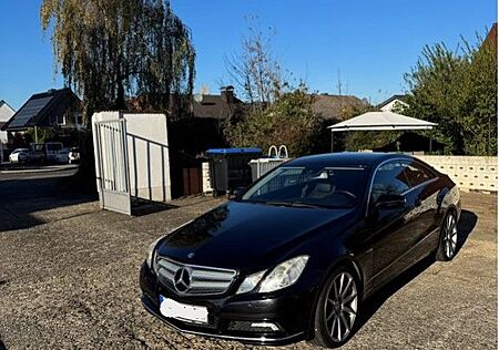 Mercedes-Benz E 350 Coupé CGI BlueEFFICIENCY