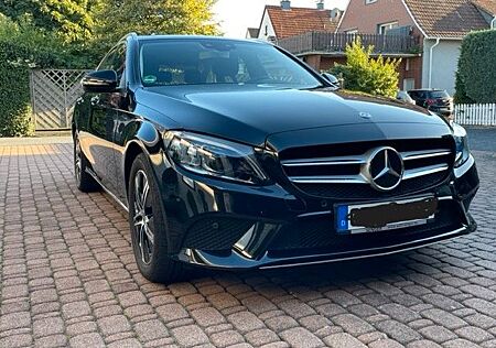 Mercedes-Benz C 180 T Avantgarde+Navi+M-BEAM+Pano+Garantie