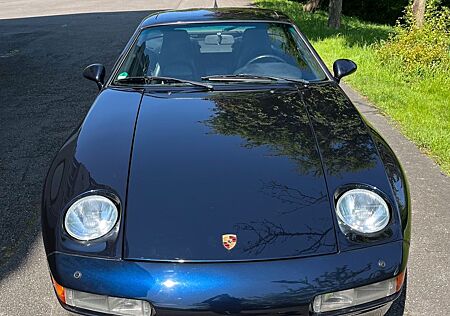 Porsche 928 S4
