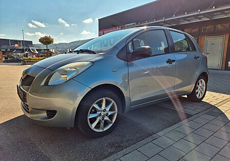 Toyota Yaris 1,0-l-VVT-i Sol