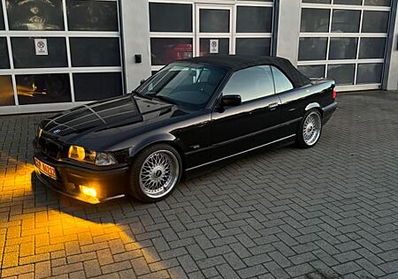 BMW 318i Cabrio M-Paket