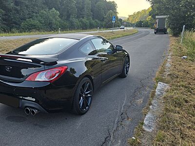Hyundai Genesis 3.8 V6 GT Automatik GT