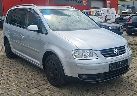 VW Touran Volkswagen Highline-Navi-Klimaautomatik-AHK-Kamera