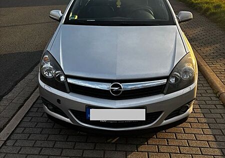 Opel Astra GTC 1.6 Twinport 77kW GTC