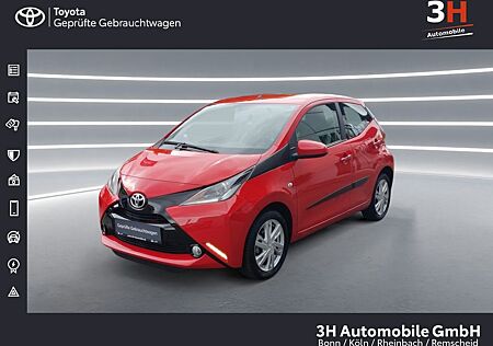 Toyota Aygo (X) -Play Touch * Rückfahrkamera * 1 Hand