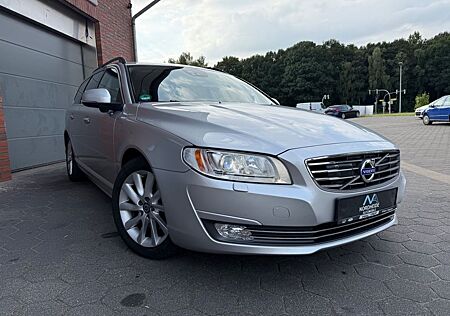 Volvo V70 Kombi Momentum ACC AHK *Zahnriemen NEU*