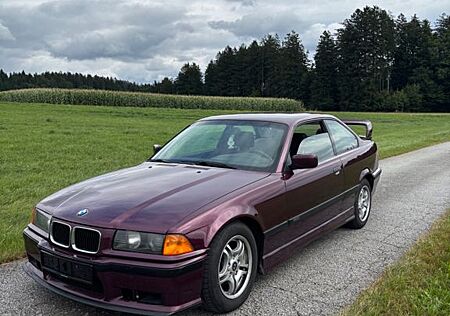 BMW 318is Coupe Amethyst-Metallic & M-Paket