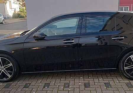 Mercedes-Benz A 180 gebraucht kaufen Mercedes-Benz A 180 Progressive Panorama Navi Kamera PDC