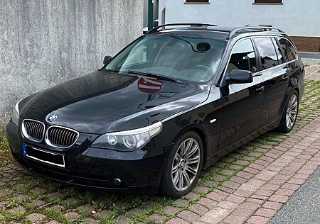 BMW 525i A touring -