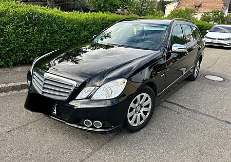 Mercedes-Benz E 220 CDI T BlueEFFICIENCY -