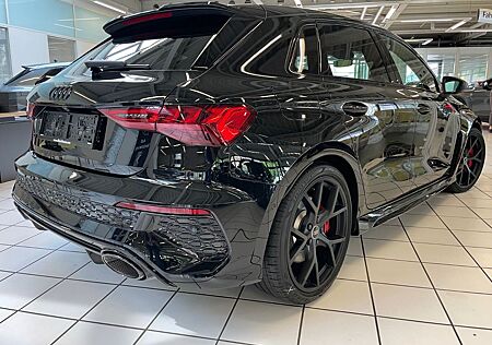 Audi RS3 2.5 TFSI S tronic Sportback UVP 81500€