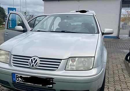 VW Bora Volkswagen 1.6 Basis Basis