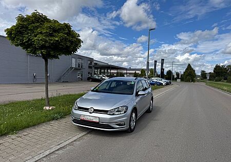 VW Golf Volkswagen VII Comfortline BMT/1.HAND/8FACH/ABSTAND