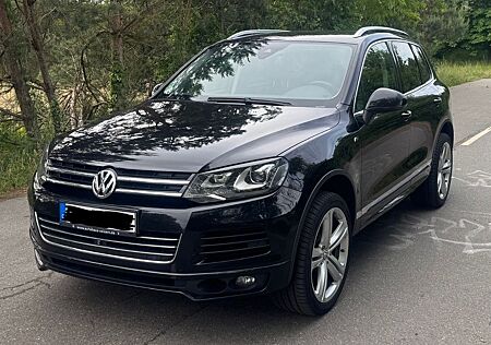 VW Touareg Volkswagen 4.2 V8 TDI Tiptronic R-Line 400PS