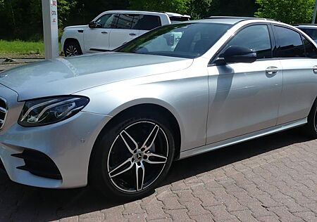 Mercedes-Benz E 220 E -Klasse*E220d*SHZ*PDC*NAVI*Alcantara
