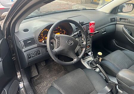 Toyota Avensis Executive 2,2-l-D-CAT Executive