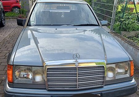 Mercedes-Benz E 260