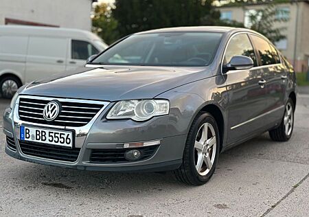 VW Passat Volkswagen 1.6 FSI TÜV NEU