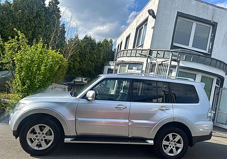 Mitsubishi Pajero 3.2 DI-D Intense