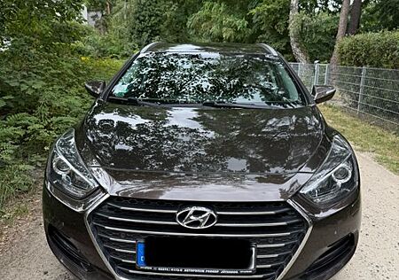 Hyundai i40 1.7 CRDi 85kW blue Premium Premium