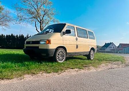 VW T4 Caravelle Volkswagen 2,5-l-Otto Standard