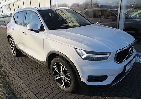 Volvo XC 40 XC40 D3 AMD Momentum Autom/Pano/Matrix/Voll