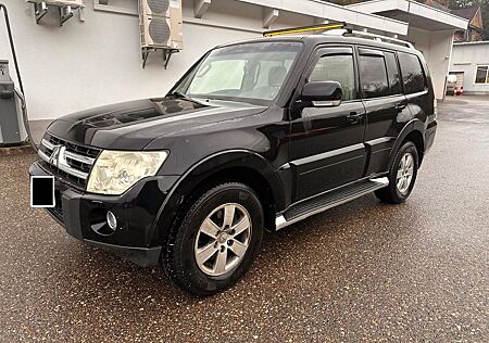 Mitsubishi Pajero gebraucht kaufen Mitsubishi Pajero V80 3,2 DI-D Instyle Automatik Instyle