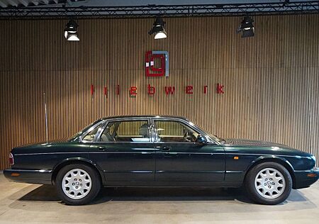 Jaguar XJ8 Sovereign 4.0 V8-58500 KM-Grün/Beige