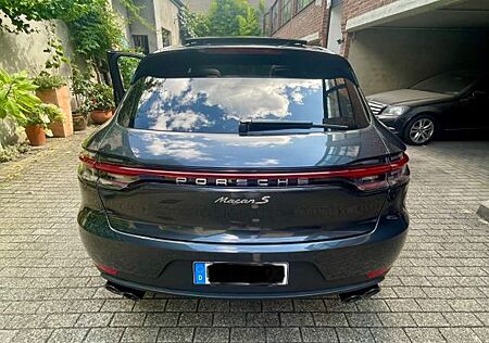 Porsche Macan S Approved Werksgarantie Pano AHK carplay