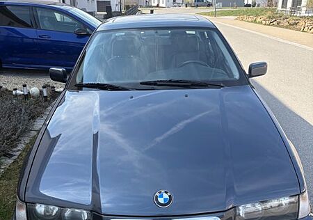 BMW 320i *KLIMA*ROSTFREI*SCHIEBEDACH*LEDER*