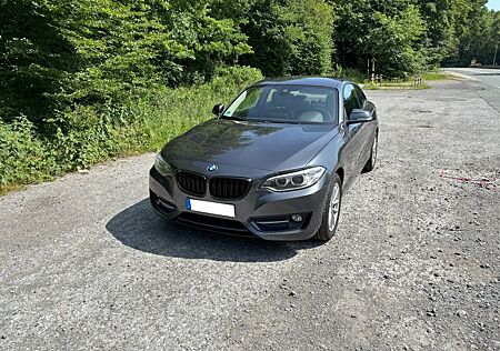 BMW 220i Steptronic Coupé Sport Line