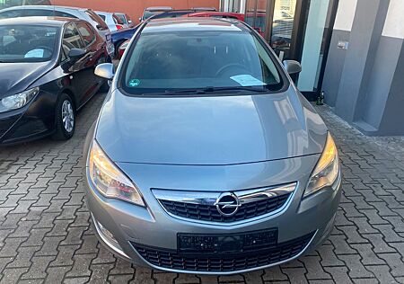 Opel Astra J Lim. 5-trg. Design Edition