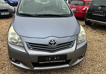 Toyota Verso Basis