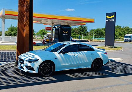 Mercedes-Benz CLA 250 e AMG line (almost New)