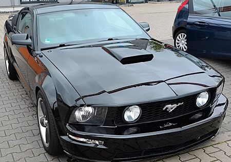 Ford Mustang GT 4,6l V8 TÜV Neu Schaltgetriebe