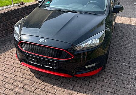 Ford Focus 1,0 EcoBoost 92kW ST-Line Black ST-Lin...