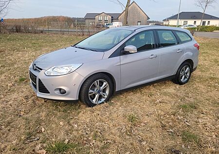 Ford Focus 1,0 EcoB. 74kW Champions Edit. Turnier...