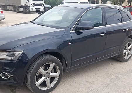 Audi Q5 3.0 TDI S tronic quattro -