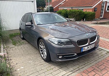 BMW 520d Touring Automatik AHK SHZ ACC LEDER SCHECKH
