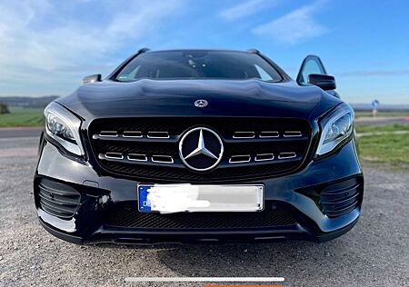 Mercedes-Benz GLA 180 AMG Line AMG Line